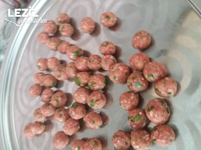 Nefis Köfteli Karnıyarık Tarifi