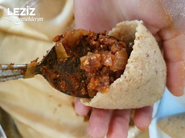 Urfalı'dan İçli Köfte Tarifi