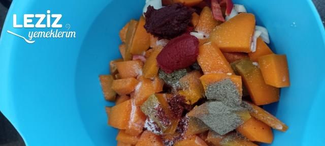 Sıcak Balkabağı Salatası