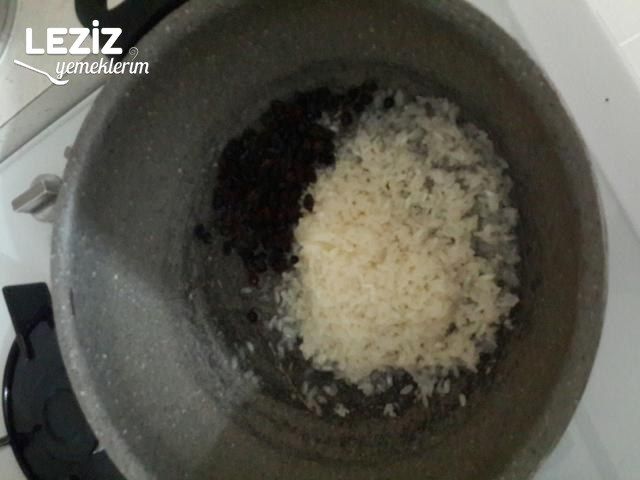 Kuş Üzümlü Pirinç Pilavı