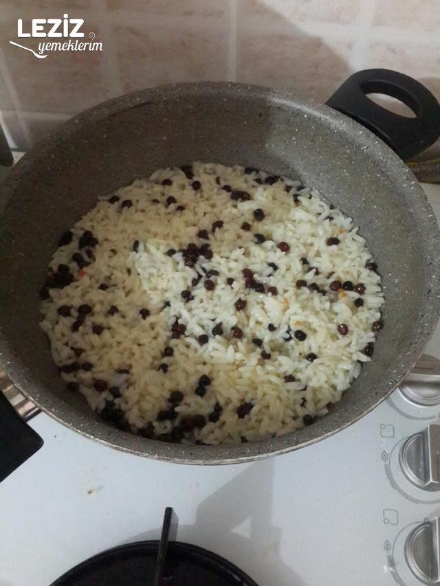 Kuş Üzümlü Pirinç Pilavı