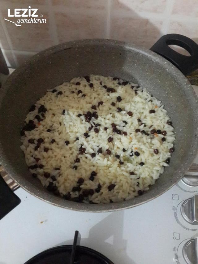 Kuş Üzümlü Pirinç Pilavı
