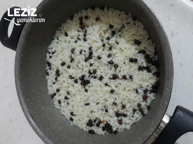 Kuş Üzümlü Pirinç Pilavı