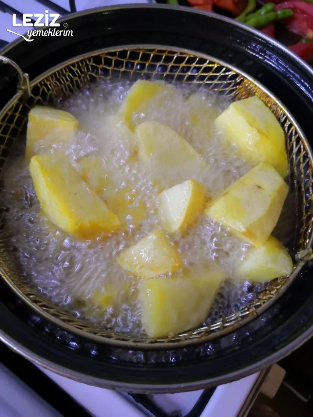 Fırında Kebap Tadında Nefis Kuzu Gerdan