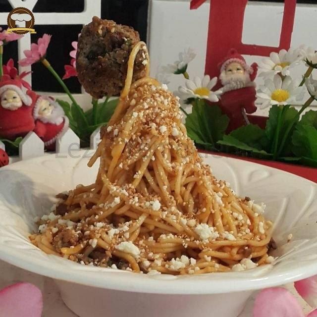 Salçalı Kıymalı Makarna