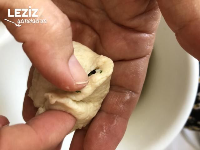 Dereotlu Peynirli Mini Poğaça