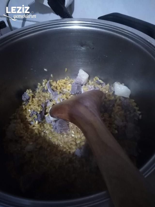 Etli Dövme Pilavı Tarifi