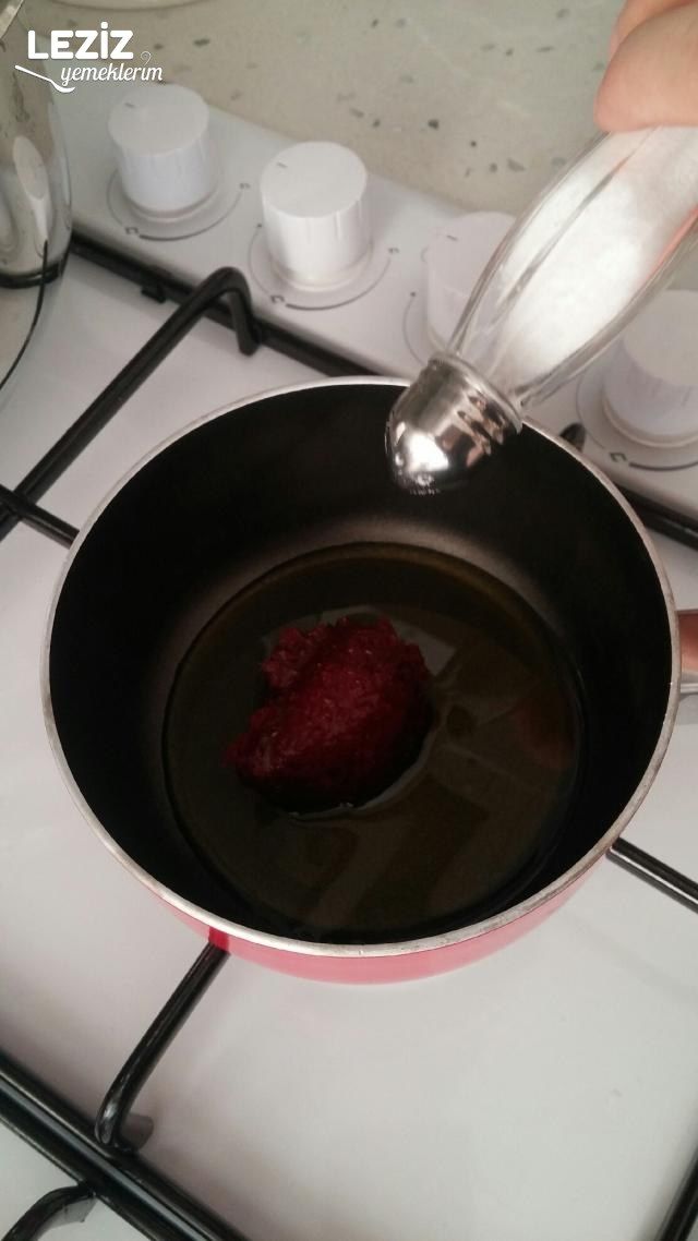 Salça Soslu Fiyonk Makarna