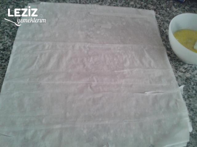 Baklava Yufkasından Börek (Çıtır Çıtır)