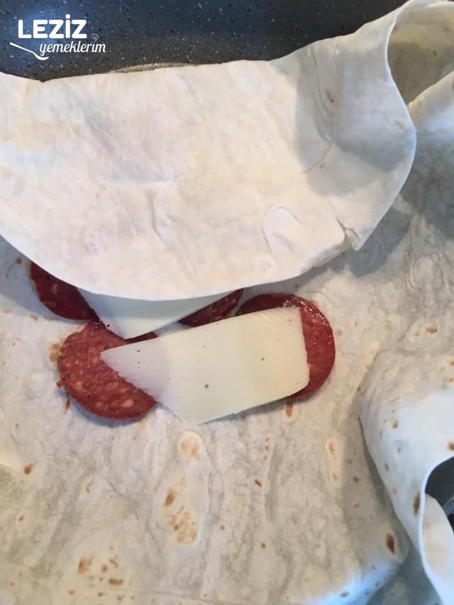 Sucuklu Lavaş Gözleme