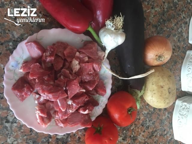 Fırında Sebzeli Et Yemeği