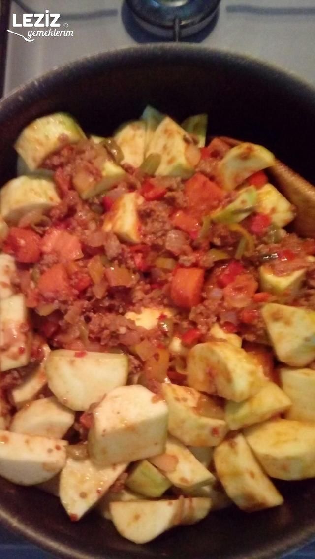 Nefis Kıymalı Kabak Yemeği (Birde Böyle Deneyin)