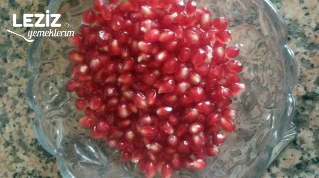 Çocuklar Icin Yogurtlu Nar Taneleri