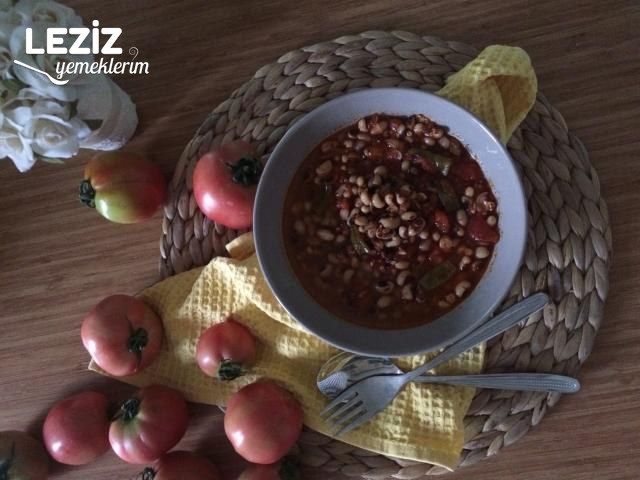 Domatesli Biberli Kuru Börülce Yemeği