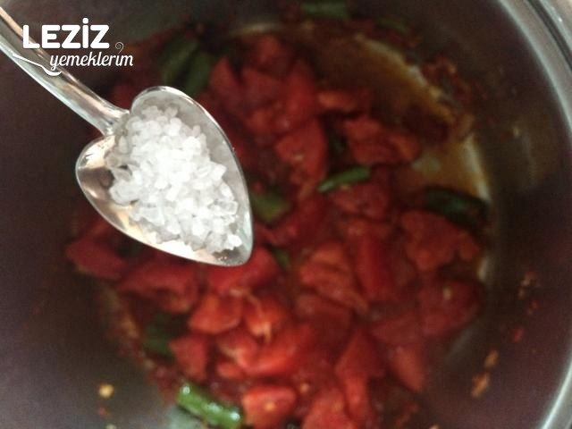 Domatesli Biberli Kuru Börülce Yemeği
