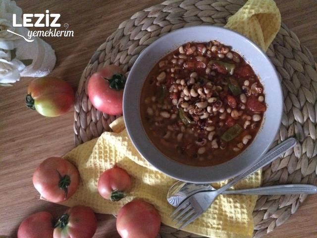 Domatesli Biberli Kuru Börülce Yemeği