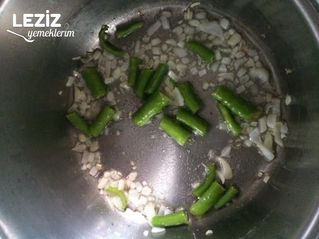 Domatesli Biberli Kuru Börülce Yemeği