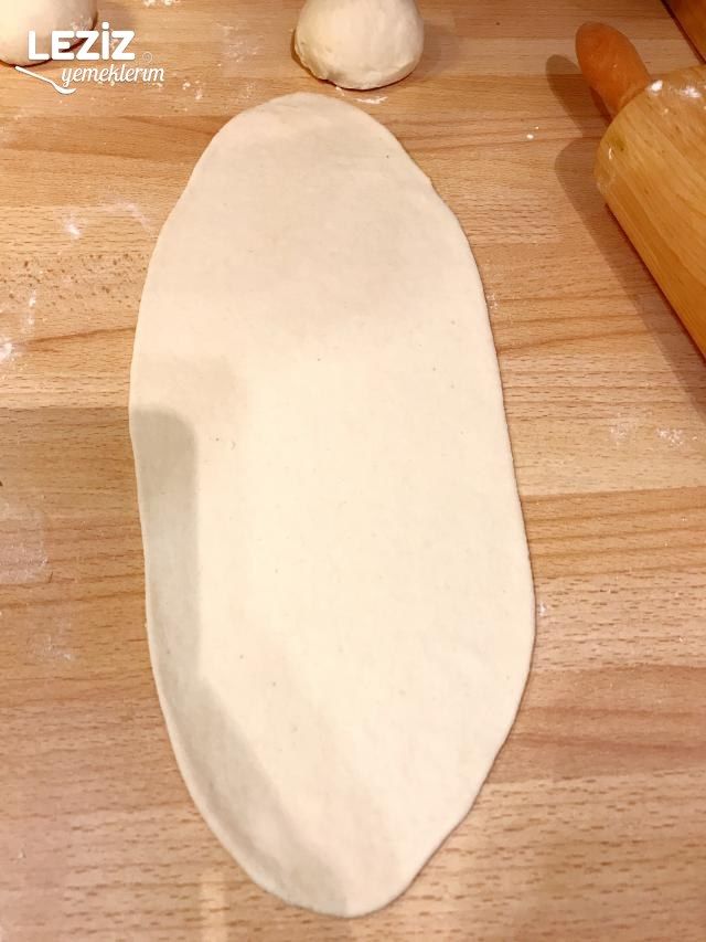 Ev Yapımı Mis Pide Tarifi (Ispanaklı Ve Peynirli)