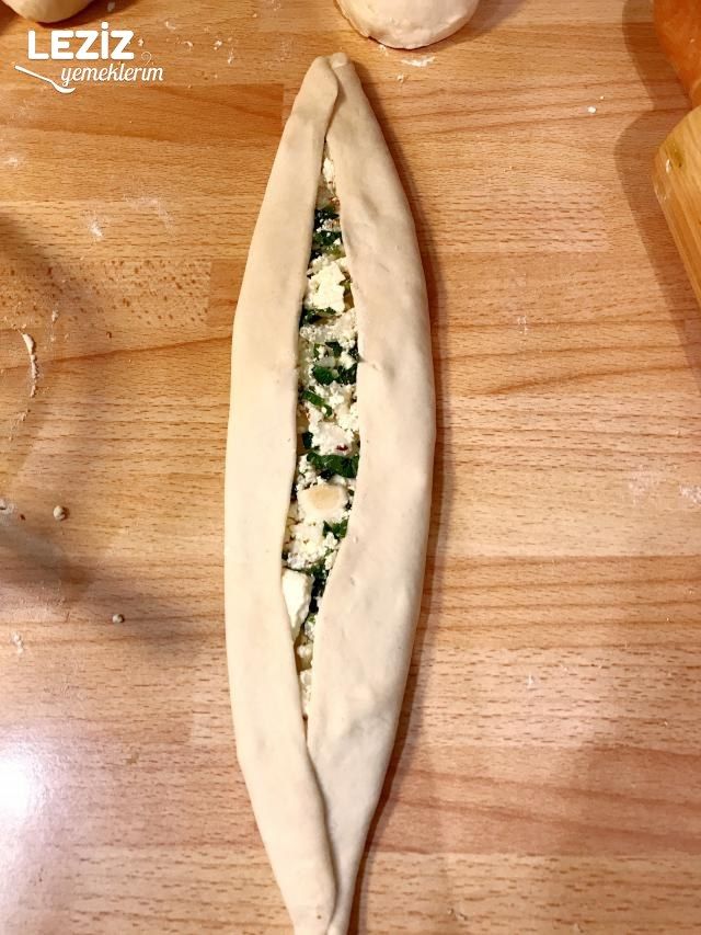 Ev Yapımı Mis Pide Tarifi (Ispanaklı Ve Peynirli)
