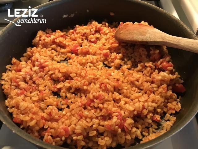 Domatesli Bulgur Pilavı Yapımı