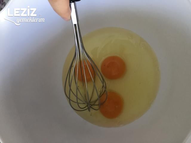 Susamlı Peynirli Kek