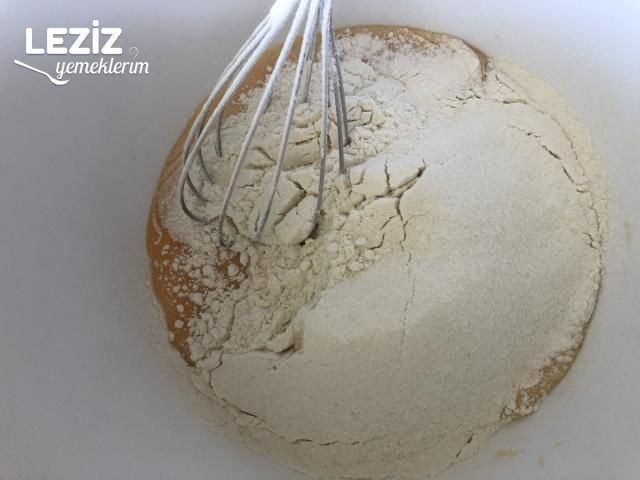 Susamlı Peynirli Kek