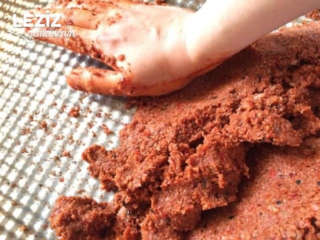 Etli Tadında Etsiz Çiğ Köfte Tarifi