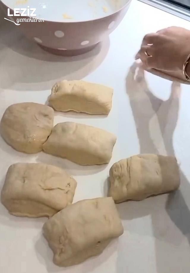 Yumuşacık Mayalı Çiçek Poğaça