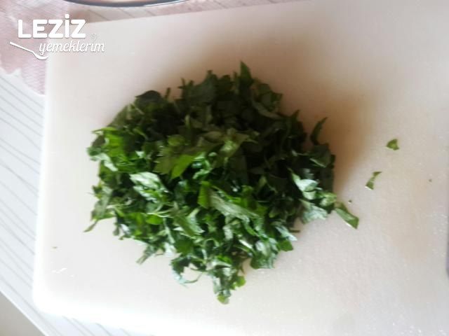 Nefis Çoban Salatası Tarifi