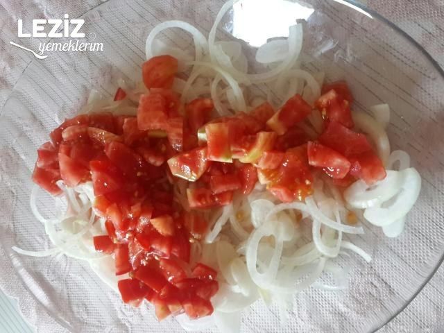 Nefis Çoban Salatası Tarifi