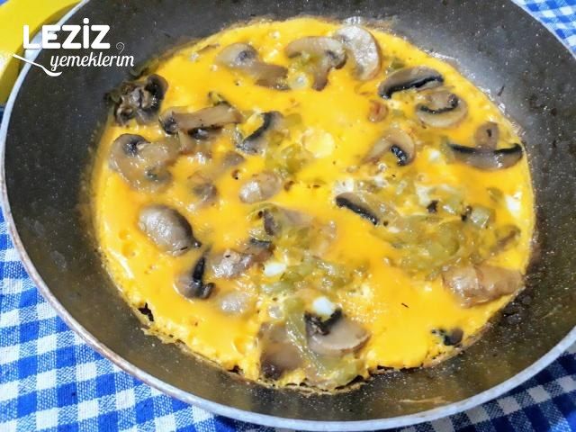 Kahvaltıya Biberli Mantarlı Yumurta