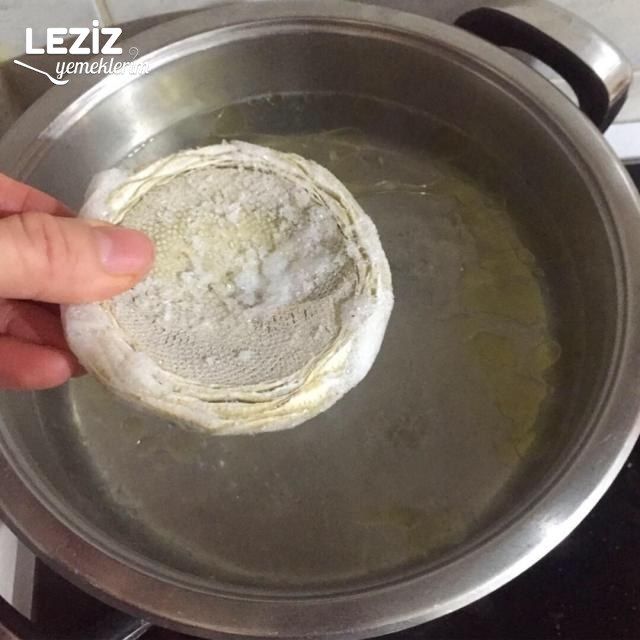 Enginar Çanağında Patlıcan Közlemesi