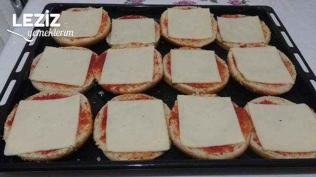 Hamburger Ekmeği Pizzası (Daha Yumusak Ve Daha Doyurucu)