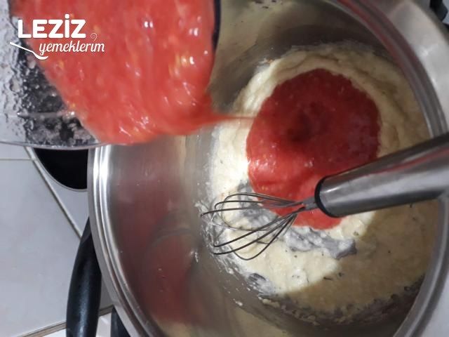 Sütlü Domates Çorbası Tarifi