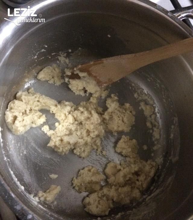 Şipşak Çorba (Kavurmalı Un Çorbası)