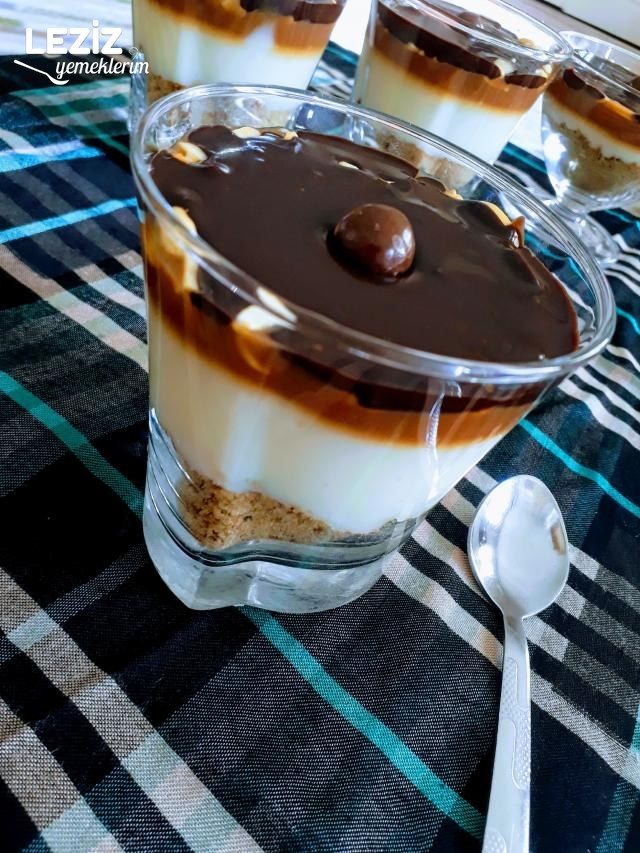 Karamelli Fıstıklı Muhallebi Cupları (Sinickers Tadında)