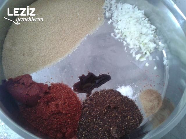 Çiğ Köfte Tarifi (Hazırlarından Farksız)