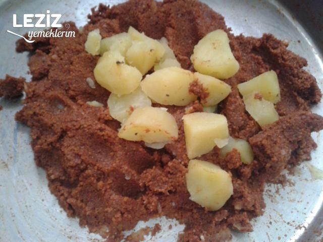 Çiğ Köfte Tarifi (Hazırlarından Farksız)