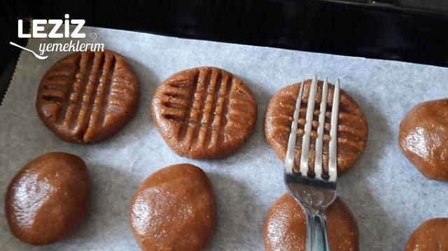 Üç Malzemeli Kolay Kurabiye