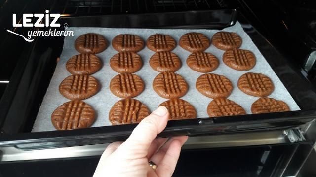 Üç Malzemeli Kolay Kurabiye