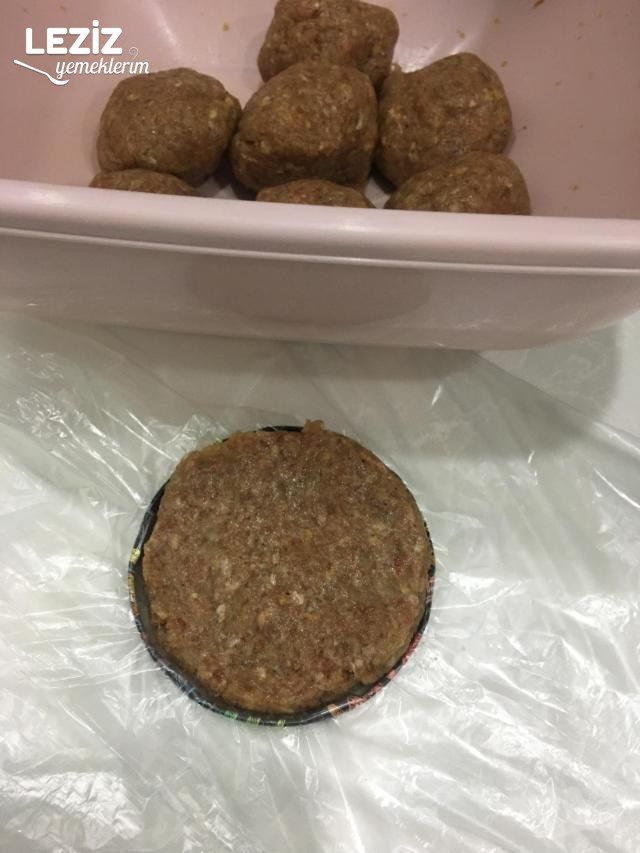 Köfteli Börek