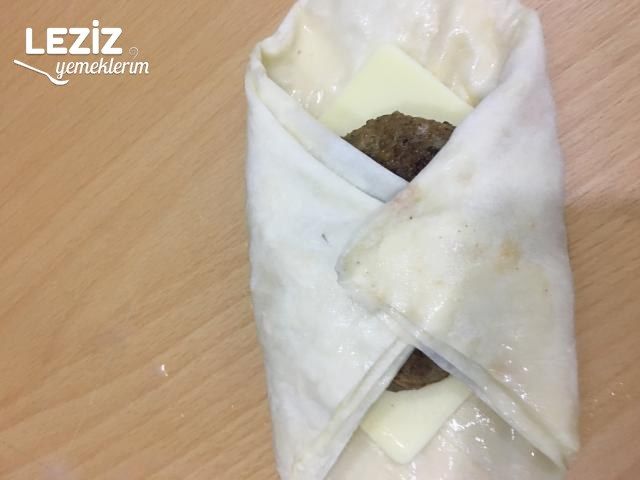 Köfteli Börek