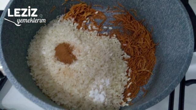 Tarçınlı Tel Şehriyeli Pilav