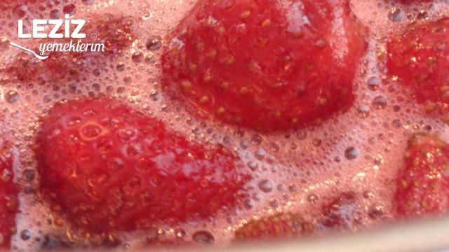 Lokum Kıvamında  Çilek Reçeli