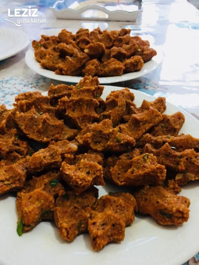 Mercimek Köftesi Nasıl Yapılır (Aşamalı Anlatım)