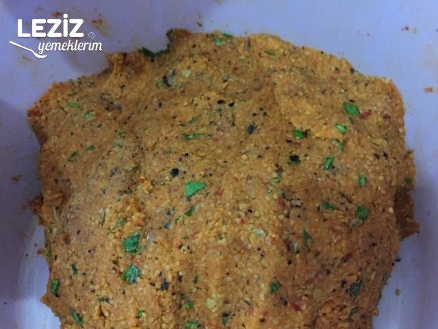Mercimek Köftesi Nasıl Yapılır (Aşamalı Anlatım)