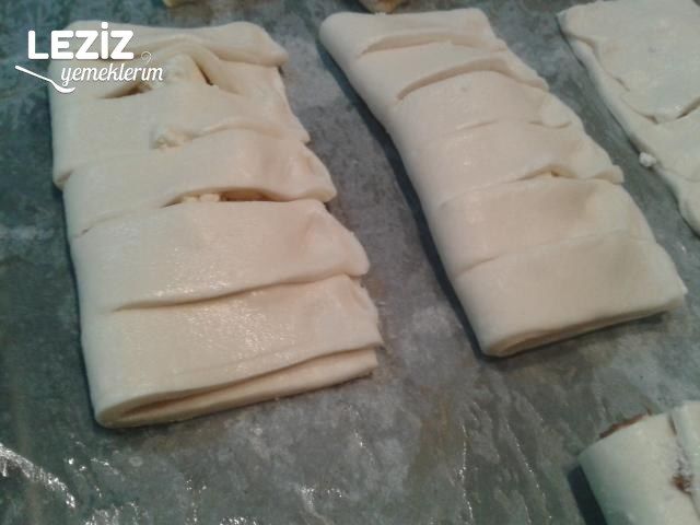 Milföyle Şekilli Börek Tarifi