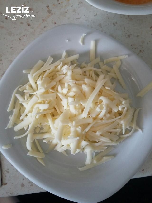 Kaşarlı Yumurta
