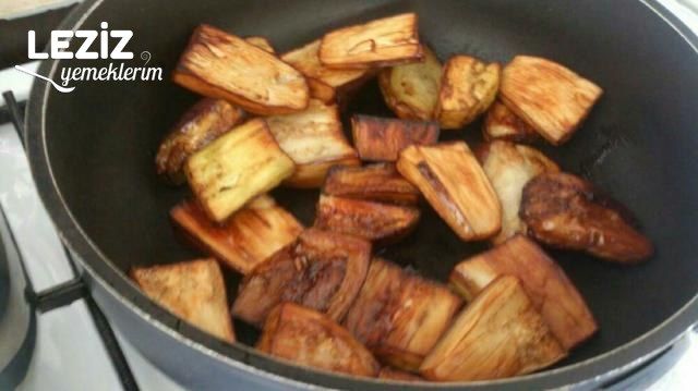 Enfes Zeytinyağlı Patlıcan Yemeği
