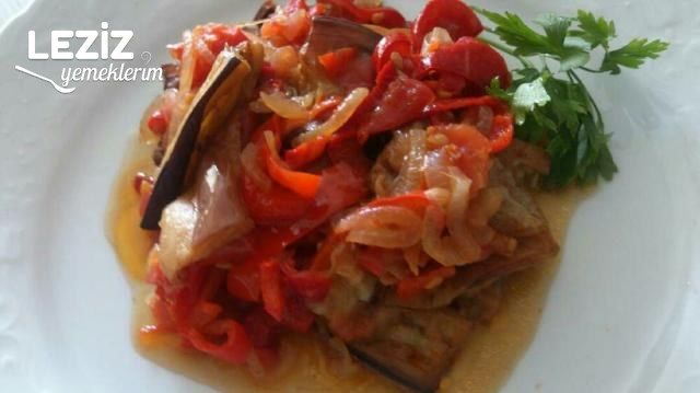 Enfes Zeytinyağlı Patlıcan Yemeği